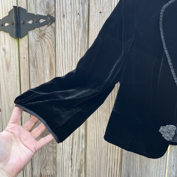 ANN TAYLOR LOFT Black Velvet Blazer Jacket with Silk Trim Women’s 8 - Picture 4 of 12